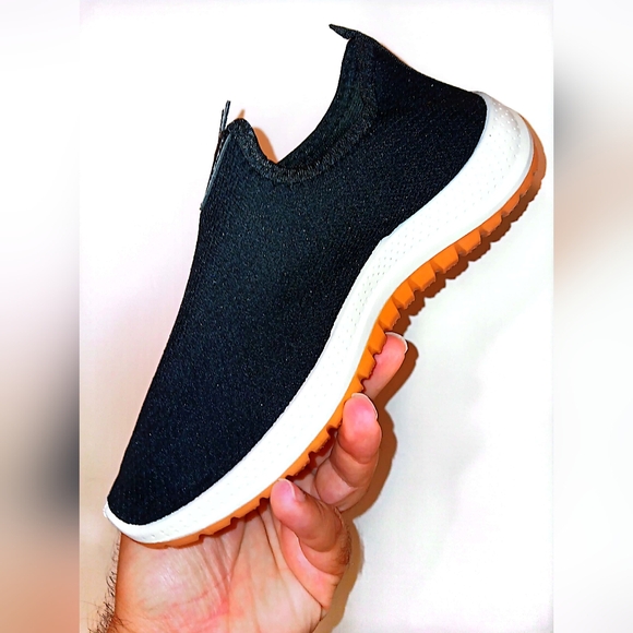 Unisex Solid Slip On Sneakers Comfy Non Slip Soft Sole Shoes for Men & Women - Picture 5 of 10